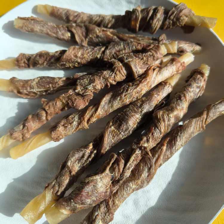 鸭肉牛皮卷