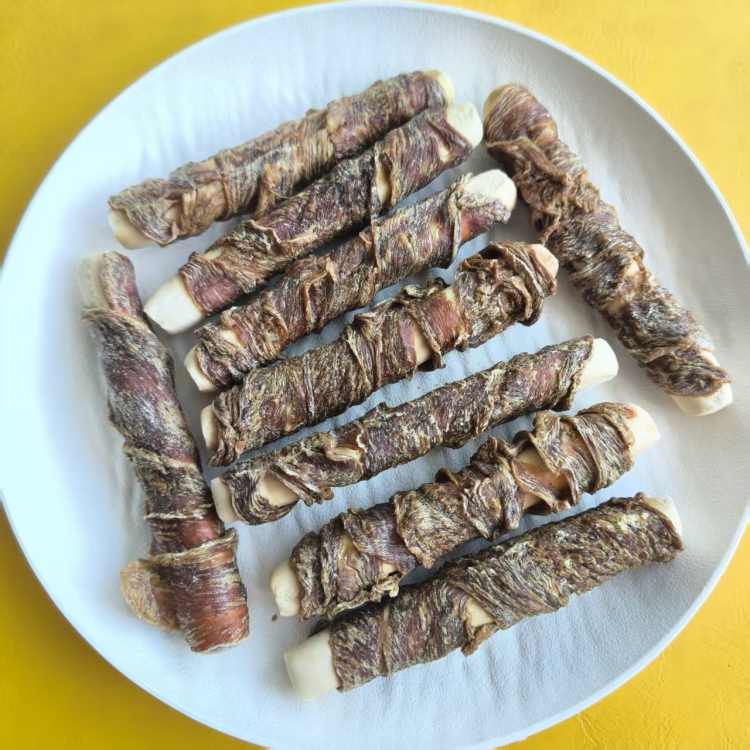 鸭肉绕面棒饼干棒（脆的